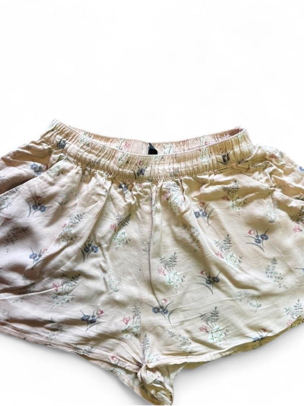 H&M Cream Floral High-Waist Elastic Shorts